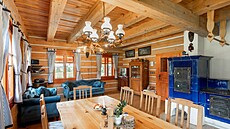 U�itná plocha roubenky je 176 m2 plus terasa.