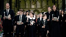 Princ William, princ George, princezna Charlotte, princ Louis a princezna Kate...