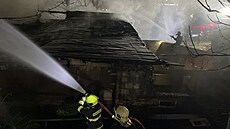 Poár bývalého divadla nedaleko Spolchemie. (7. prosince 2025)