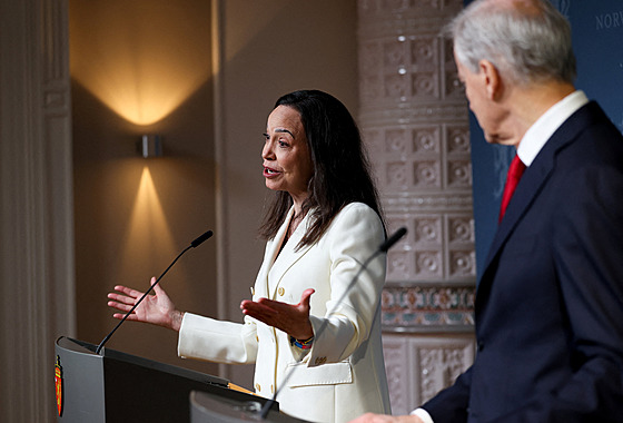 Venezuelská opozi�ní lídryn� María Corina Machadová na tiskové konferenci v...