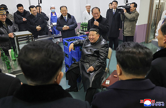 Severokorejský v�dce Kim �ong-un otev�el v regionech n�kolik továren. (prosinec...