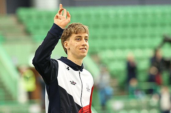 �eský rychlobrusla� Metod�j Jílek jde na ceremoniál v Hamaru.