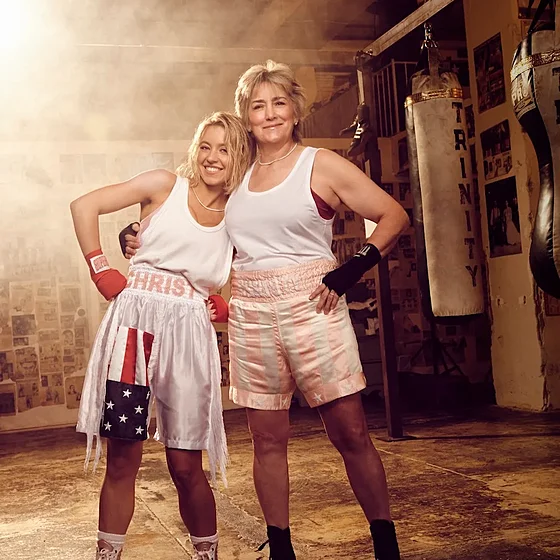 Sydney Sweeney po boku skute�né boxerské legendy Christy Martinové, její�...