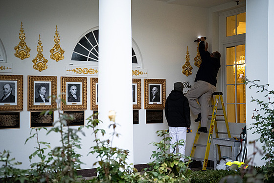 Donald Trump opat�il Prezidentský chodník slávy popisky pod portréty svých...
