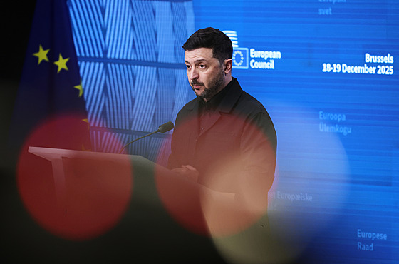 Ukrajinský prezident Volodymyr Zelenskyj b�hem summitu EU v Bruselu. (18....