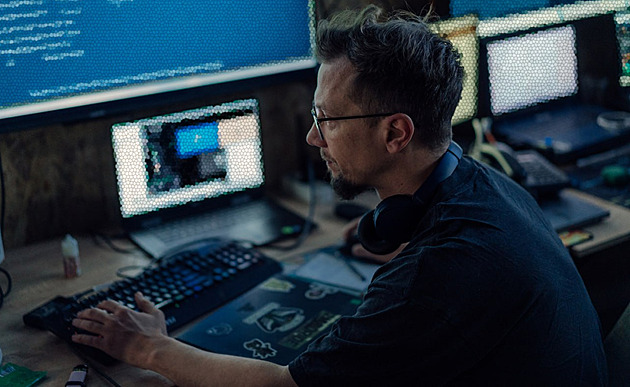 Řídí armádu jako firmu. Ukrajinská brigáda Chartija dala Rusům lekci u Kupjansku