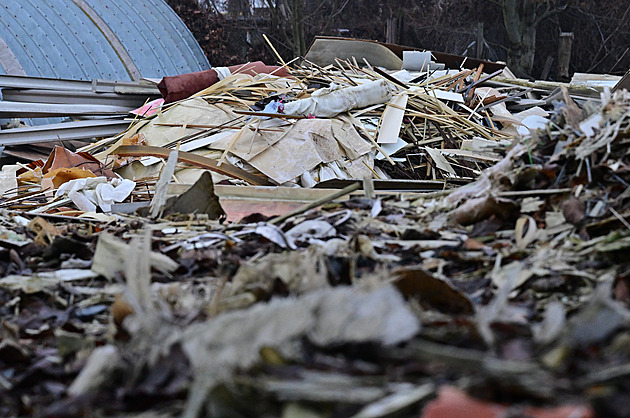 Část nelegálního odpadu se z Brna vrací do Německa, o zbytku rozhodnou v lednu