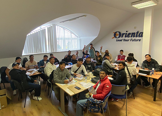 Najít vhodné pracovníky? V Česku to trvá roky, v Asii pár týdnů, líčí personalista