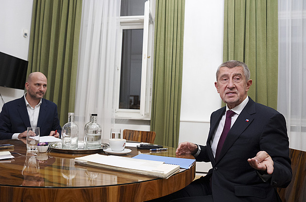 Babiš pojede do Paříže na setkání koalice ochotných, k Okamurovi se nevyjádřil