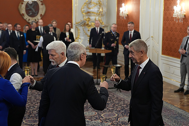 Předem nenáviděná vláda. Když může být mediální kritika výhodou