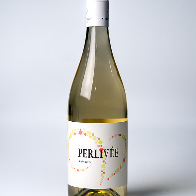 Test tuzemských perlivých vín: Itálii se vyrovnají. Až na vzorky s chutí plastu či gumy