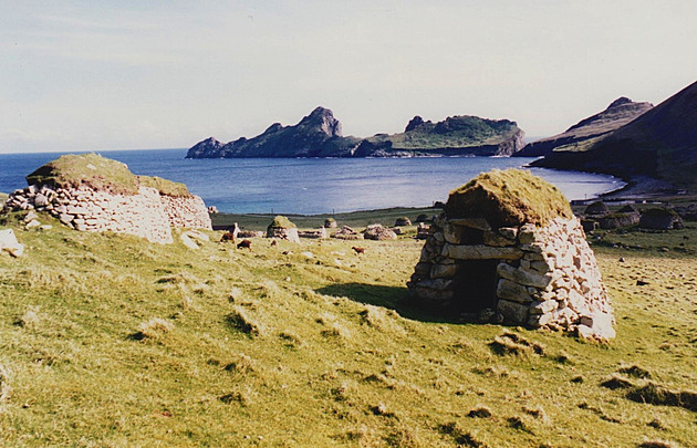 Vesnice Hirta nechce zmizet. Po 95 letech od vysídlení se šeptá o návratu