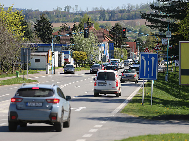 O deset tisíc vozidel denn uleví obchvat Pelhimovu. Jedna z klíových...