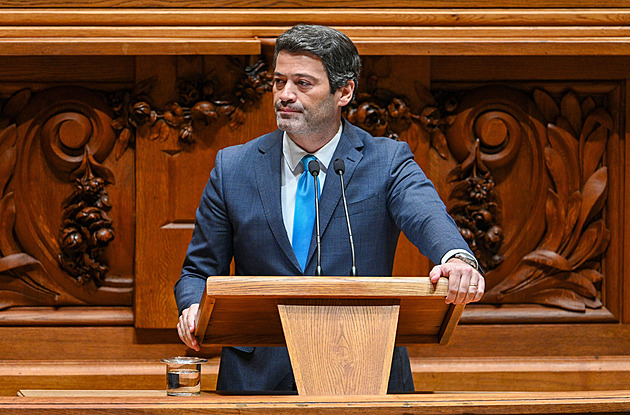 Nápis „Romové musí dodržovat zákon“ musí pryč, rozhodl soud k volební kampani