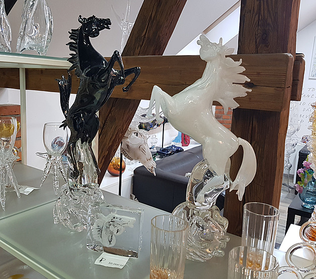 Tvořil pro papeže či Expo. Opozdilcům dárek vyrobím i na Štědrý den, říká sklář