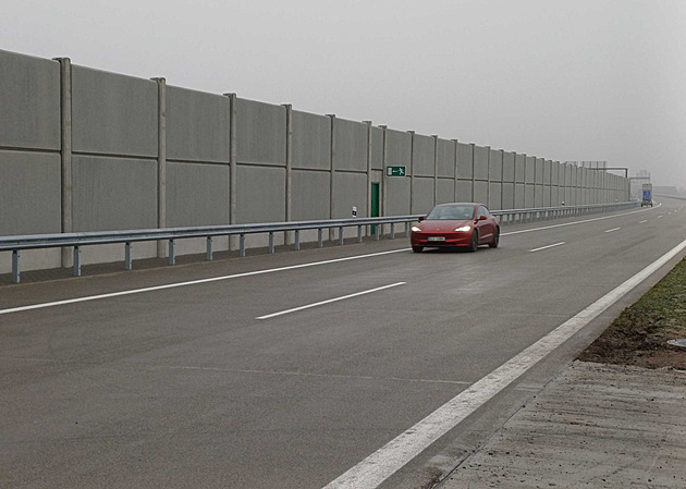 Nové dálniční obchvaty zatím neulevily lidem naplno, část řidičů se jim vyhýbá