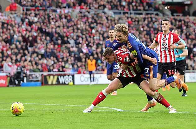 ONLINE: Newcastle hraje se Sunderlandem, pak v akci West Ham i Tottenham