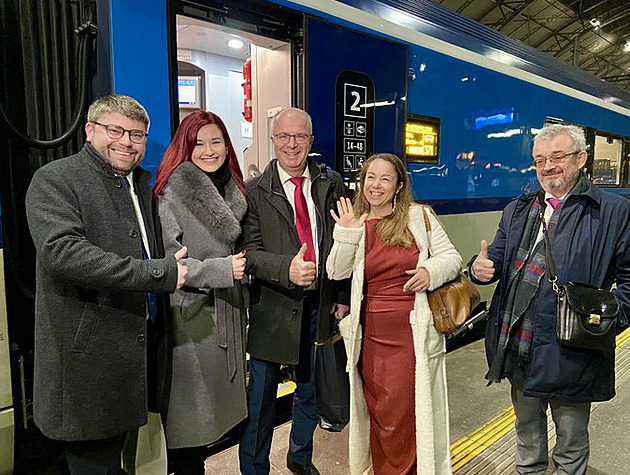 Skvělé setkání, pochvalují si opoziční poslanci přijetí na Slovensku