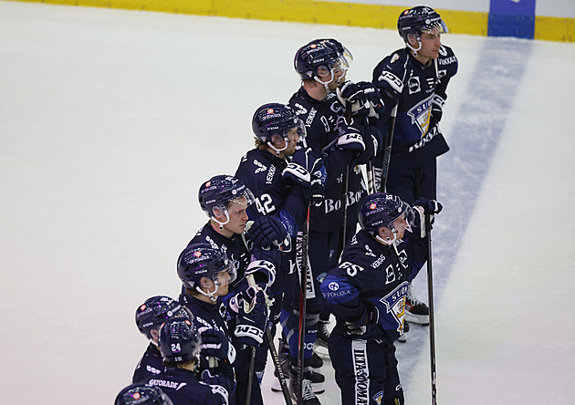 Skandální! Finové po prohře zuří, Čechům prý pomohli rozhodčí: Gól měl jasně platit