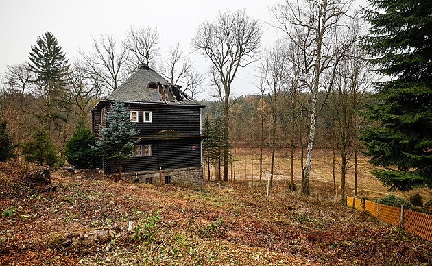 Požár poničil mladší sestru věhlasné vily v Liberci, textilník ji měl na víkendy