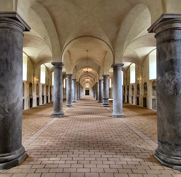 Opravená konírna láká na trhy, zákupský zámek očekává až tisíce návštěvníků