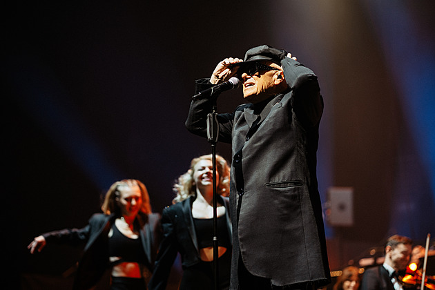 RECENZE: Vánoční O2 arenu dojal Neckář s Půlnoční, zazářila Příhodová