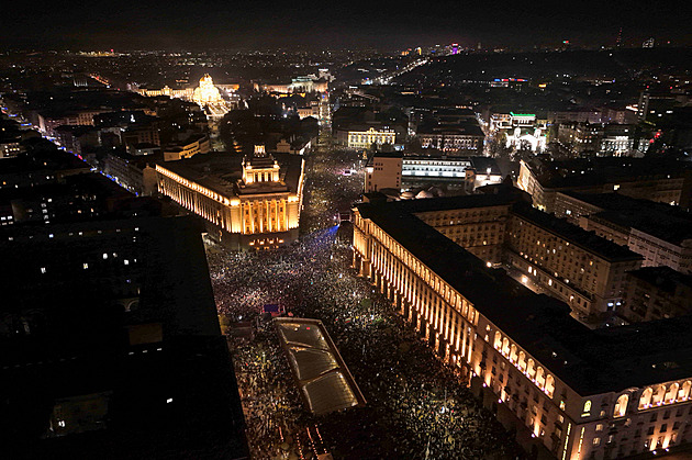 V Bulharsku padla vláda. Těsně před přijetím eura, které část obyvatel odmítá