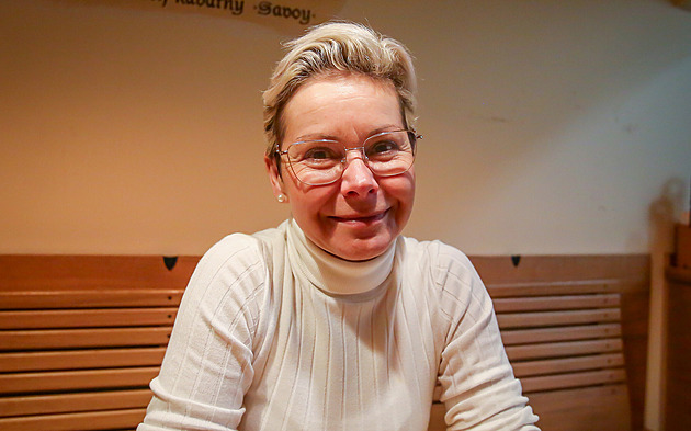 Jste mladý, běhejte! Petra Hobzová vzpomíná, jak ji na točně cepoval režisér Menzel