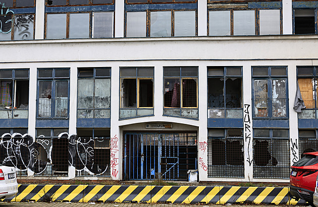 V souboji o Lužánky přituhuje. Stavba nového stadionu láká i Metrostav