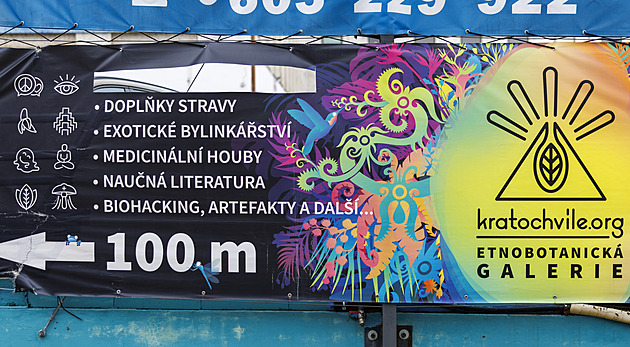 Jak se nově prodává kratom? Vyšší cena, dojíždění i dítě nechané před prodejnou