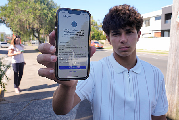 Australské děti jsou zpět na sítích, zákazu navzdory. Pomáhají rodiče i falešné tváře