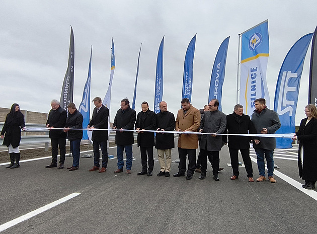 D35 odvedla z Vysokého Mýta 60 procent náklaďáků, ukazují data mýtného systému