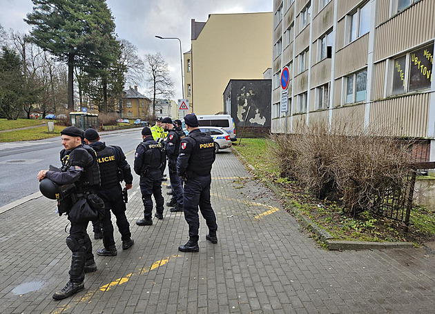 Incident na problémové ubytovně. Po útoku mladíka zůstal vážně zraněný