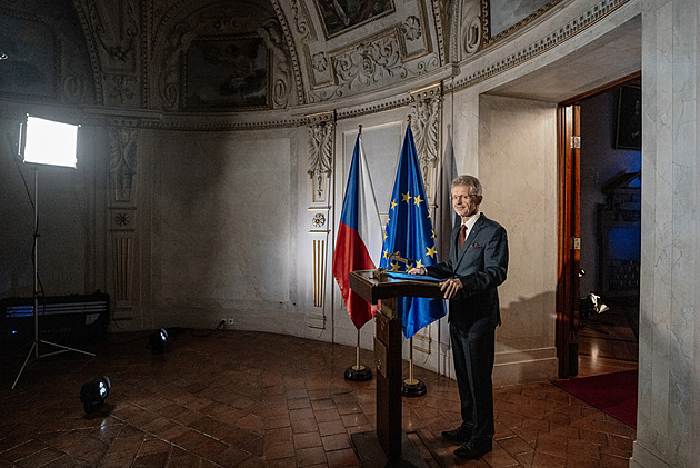 Když nebudeme spolupracovat, můžeme ztratit svobodu, řekl Vystrčil
