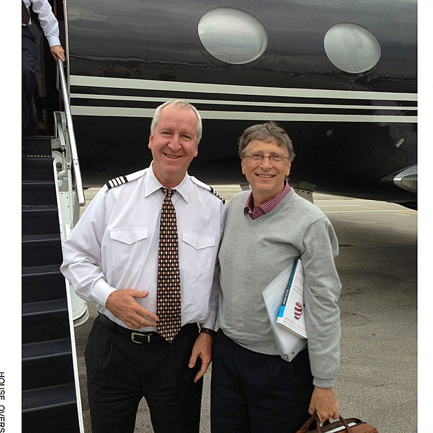 Ministerstvo vymazalo z Epsteinových spisů fotku s Trumpem. Po kritice ji vrátilo