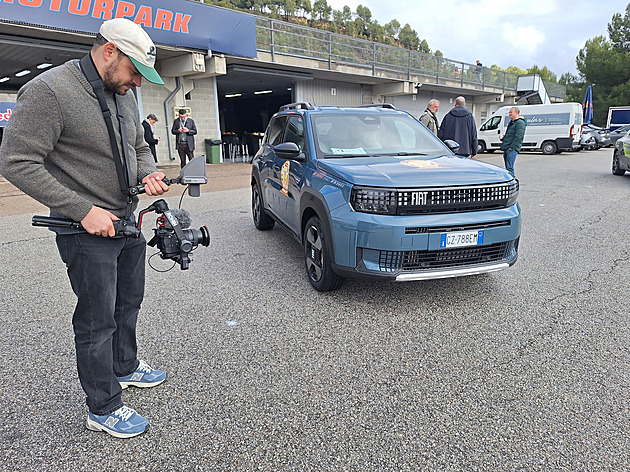Elroq bojuje o titul Evropského auta roku. Oblékl na to bojové barvy