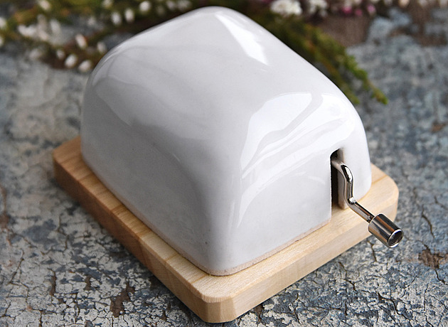 Dárky v barvě obláčků určitě nic nezkazíte. Budou ladit s barvou roku