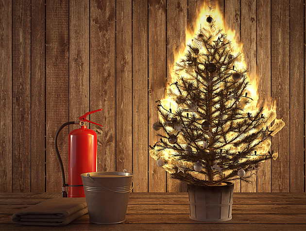Když vzplane stromeček, je to fofr. Nezapomeňte, že i svíčka je otevřený oheň