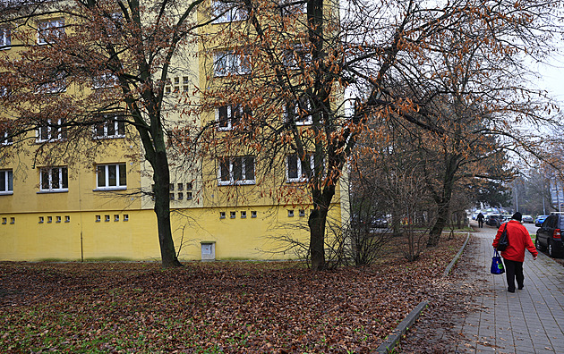 Praskající panelák v Brně půjde k zemi, ve hře je i demolice domů v sousedství