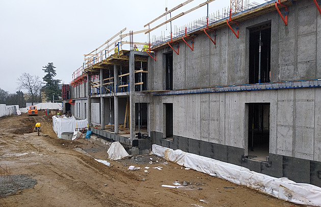 Téměř roční skluz. Soudní spory zdržely stavbu vysokoškolských kolejí v Jihlavě