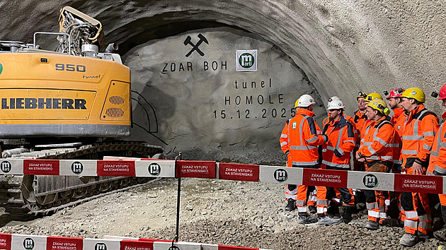 Důležitý milník. Stavbaři dokončili náročnou ražbu tunelu Homole na budoucí D35