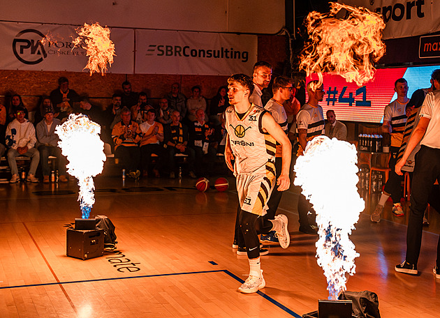 Utk�n� k oslav� 30 let od zalo�en� p�seck�ho klubu m�lo slavnostn� �vod.