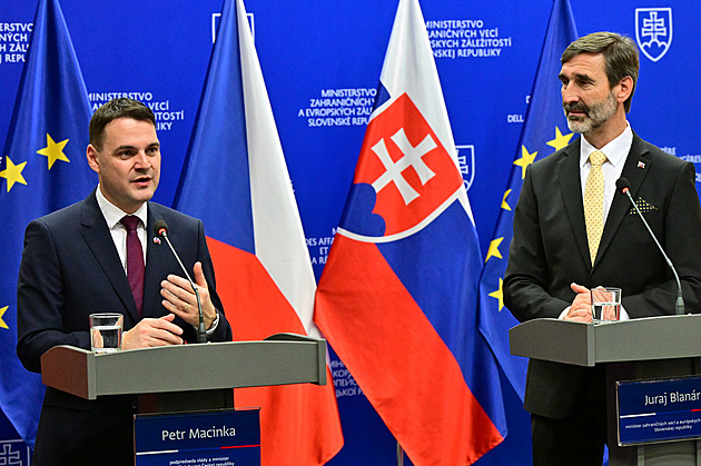 Ochlazení vztahů se Slovenskem mě trápí, řekl Macinka v Bratislavě. Chce posílit V4