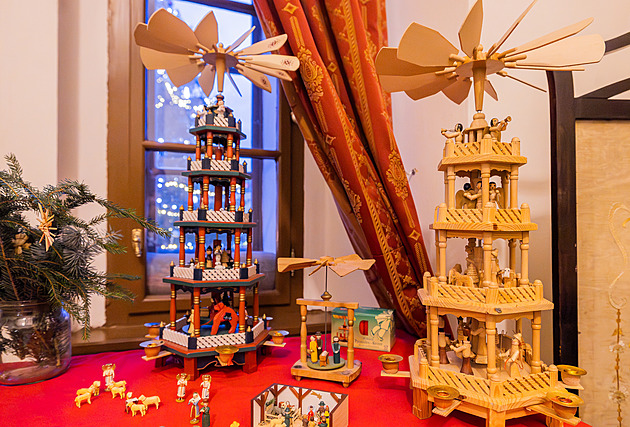 OBRAZEM: Betlém v oříšku i krabičce od sirek. Řezbařinu si zkusí i návštěvníci