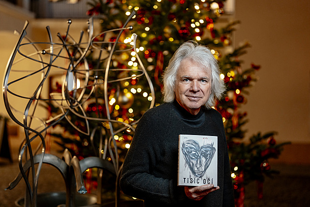 Byl jsem masovým vrahem, geniálním malířem i prostitutkou, hlásí spisovatel Fíla