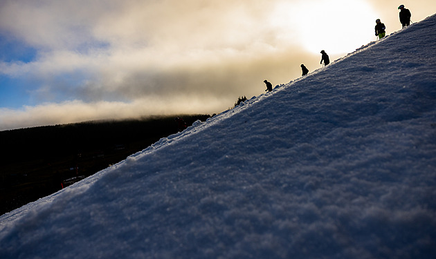 Oblevě navzdory. V Peci či Špindlerově Mlýně čekají na lyžaře kilometry sjezdovek