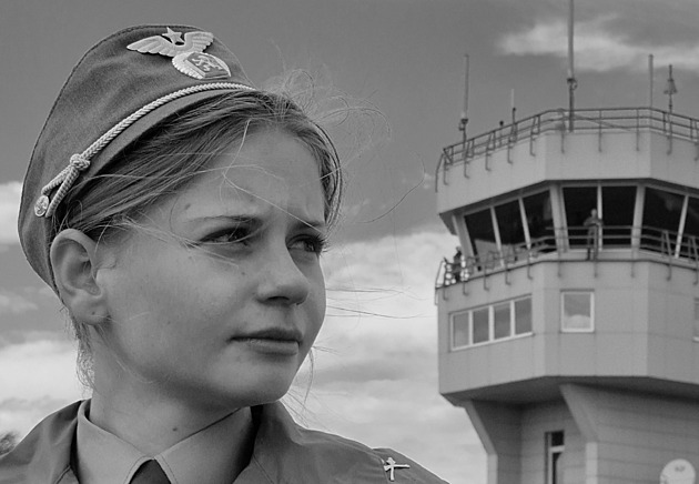 Ženy měly v armádách leckdy lepší výsledky než muži, říká studentka