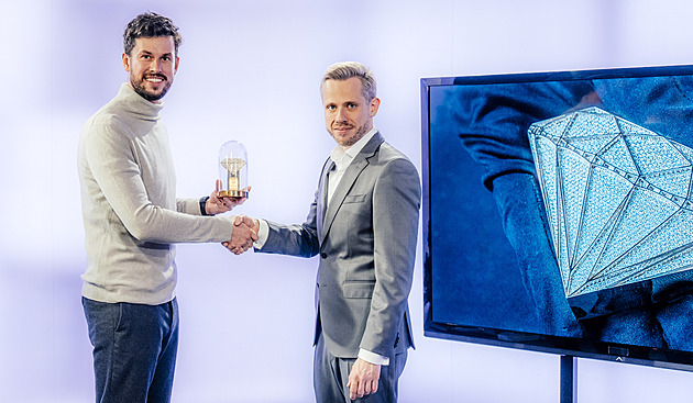 Milionový diamantový šperk ze soutěže iDNES.cz míří k výherci
