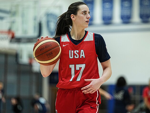 Caitlin Clarkov� na tr�ninku americk� reprezentace.