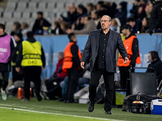 Rafael Ben�tez na lavi�ce �eck�ho Panathinaikosu.